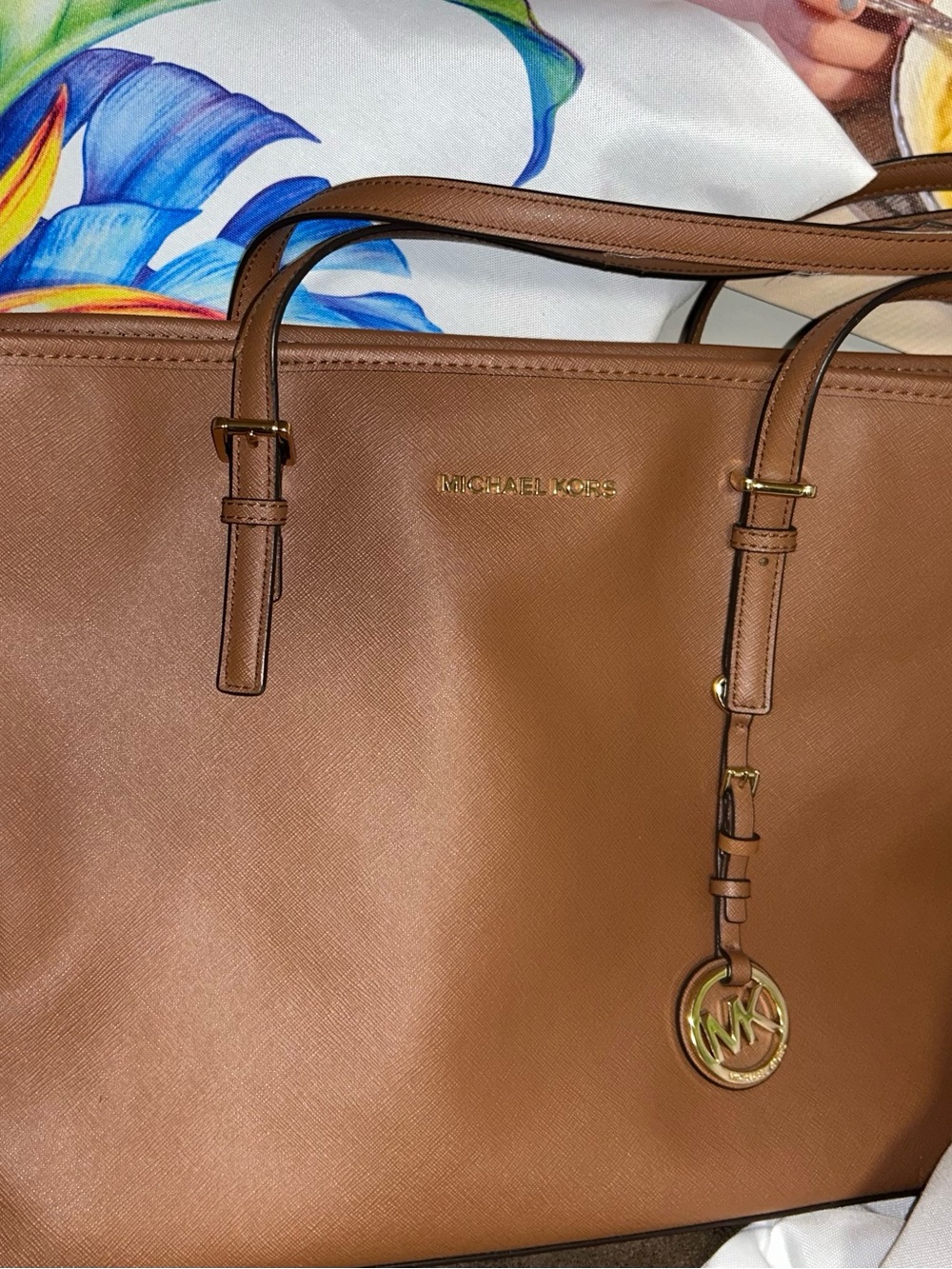 NWT Michael Kors Cognac Saffiano Leather Tote Gold Logo Charm Pockets/Sleeves+++